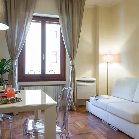 - Le Por Santa Maria Apartment Florence